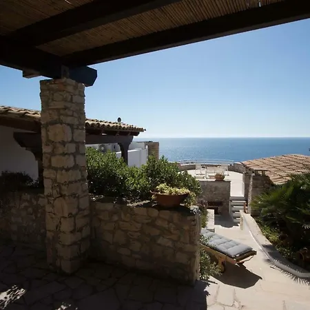 Ciolo Villa *